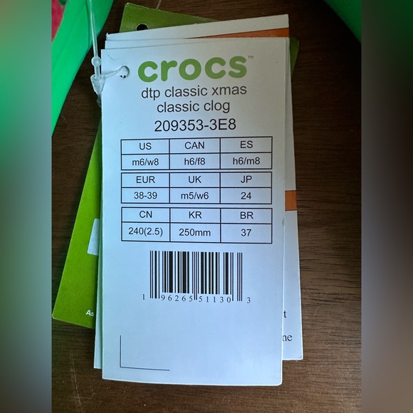 Mickey Mouse and Friends Holiday Adult Crocs - Men’s size 6, Women’s size 8 -NWT - Picture 8 of 10